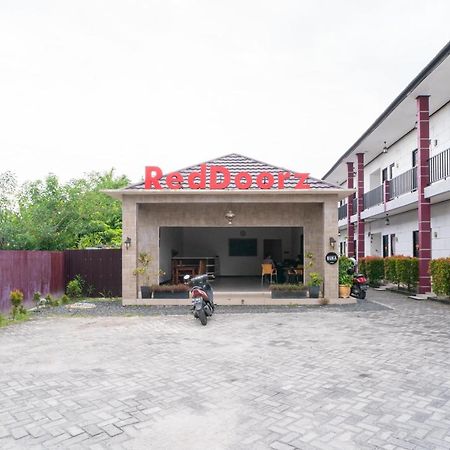 Reddoorz @ Wisma Pangrango Palangkaraya Exterior foto