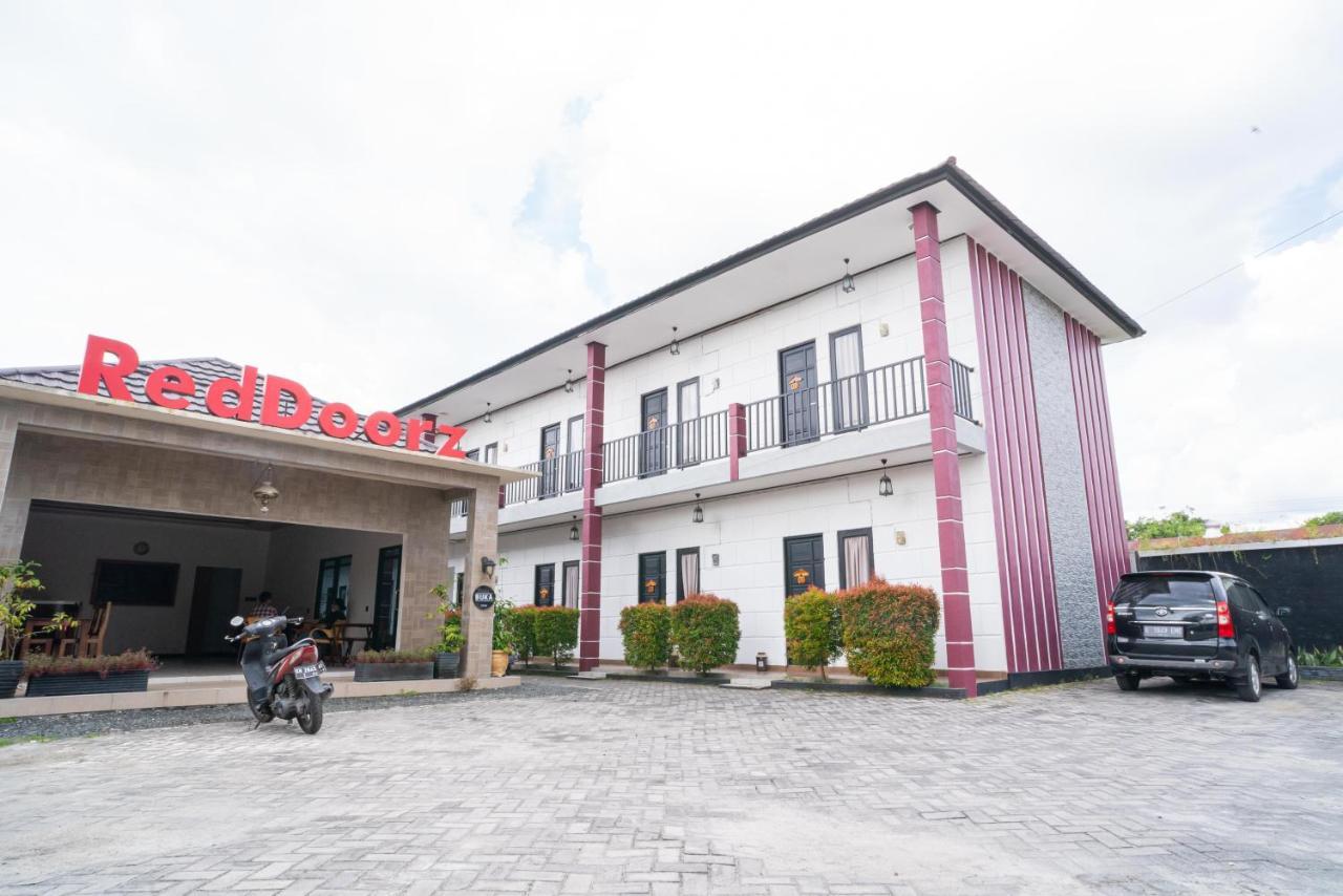 Reddoorz @ Wisma Pangrango Palangkaraya Exterior foto