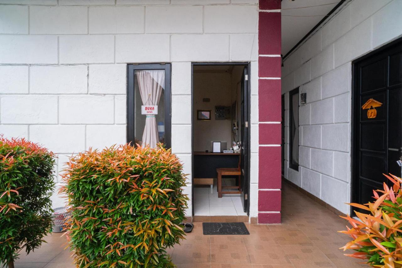Reddoorz @ Wisma Pangrango Palangkaraya Exterior foto