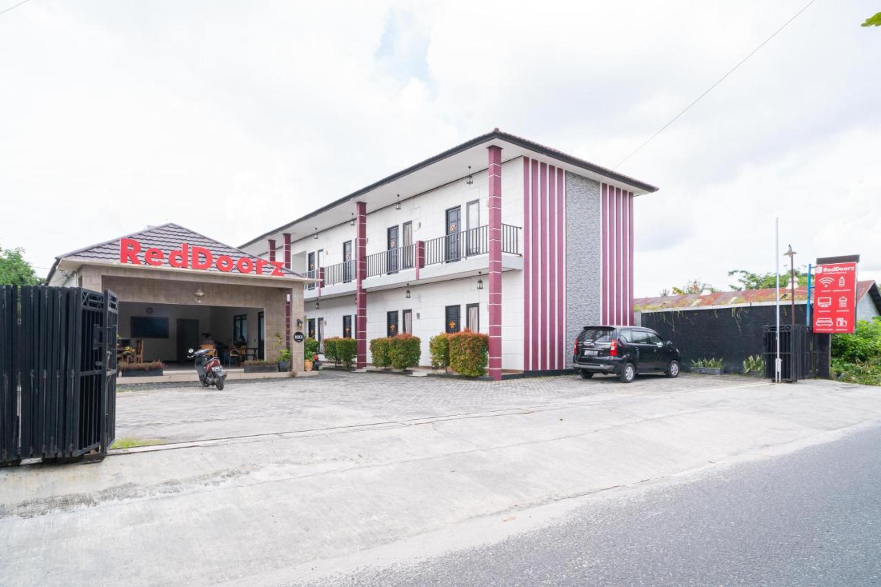 Reddoorz @ Wisma Pangrango Palangkaraya Exterior foto